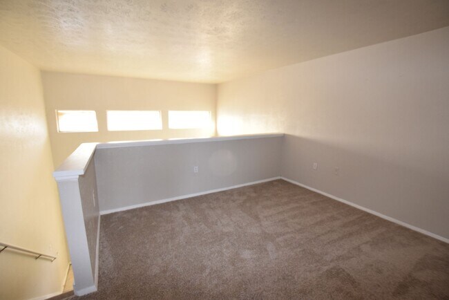 Building Photo - 3916 Crayrich Cir