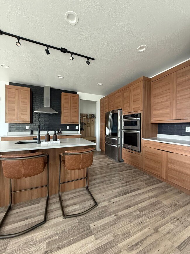 Building Photo - 1743 Olympus Dr