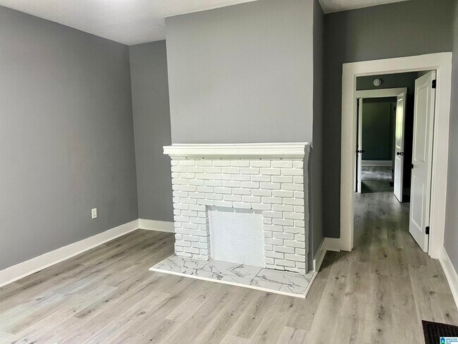 Building Photo - 6515 3rd Ct S