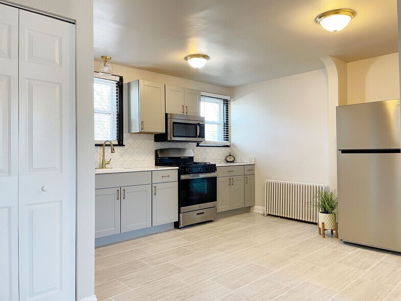 Building Photo - 500 5th St