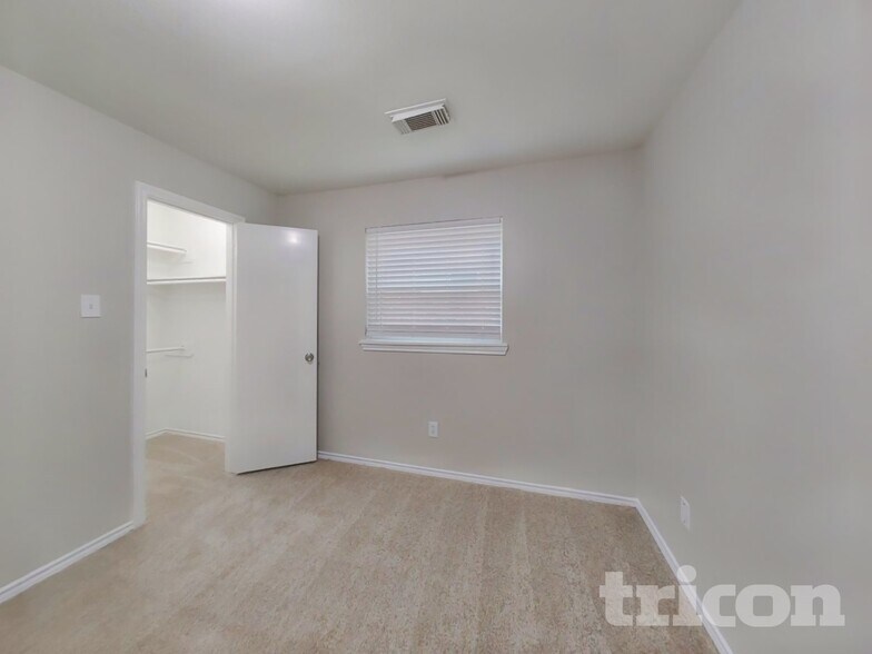 Building Photo - 19403 Misty Cove Dr