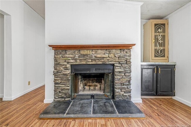 Building Photo - 105 Valley Forge Way N