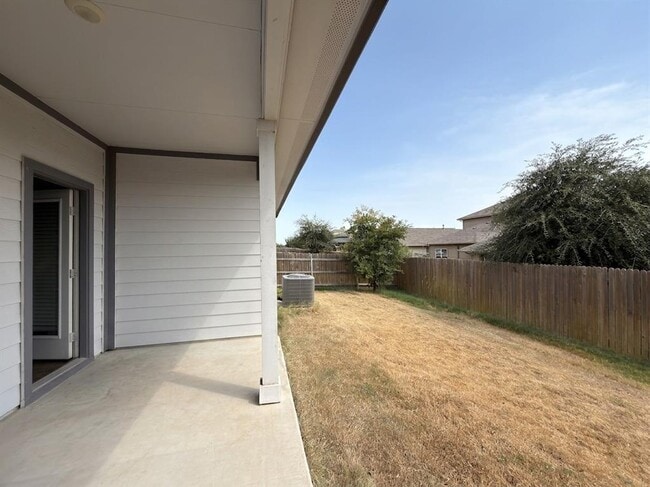 Building Photo - 3001 Egan Dr