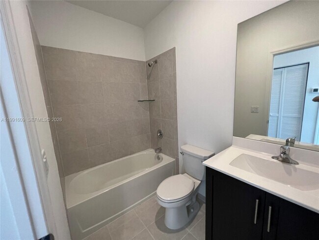 Building Photo - 1864 SE 27th Rd