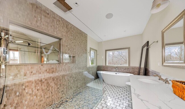 Building Photo - 1366 Scuttle Hole Rd