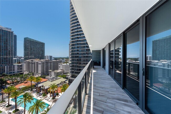 Building Photo - 801 S Miami Ave