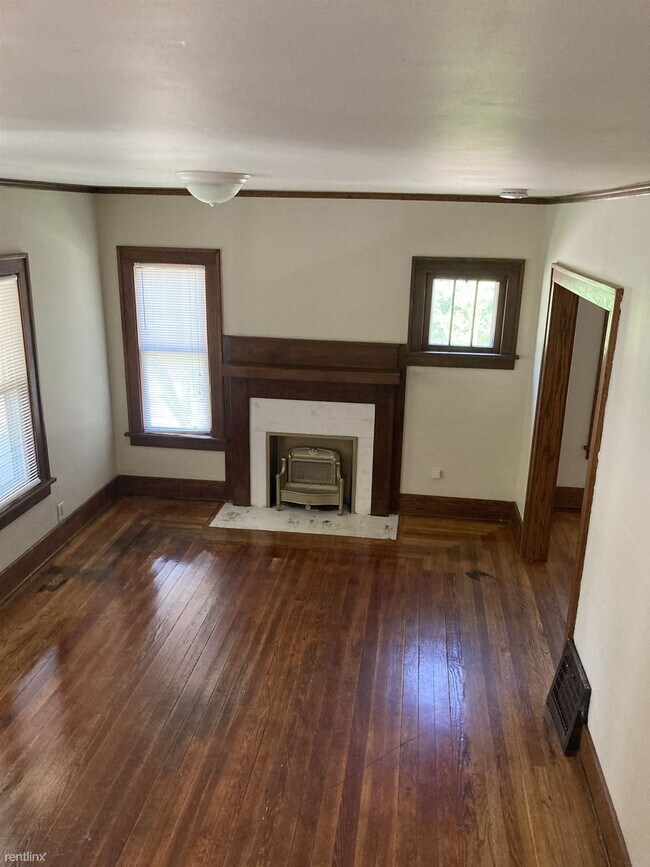 Building Photo - 748 Wheaton Ave