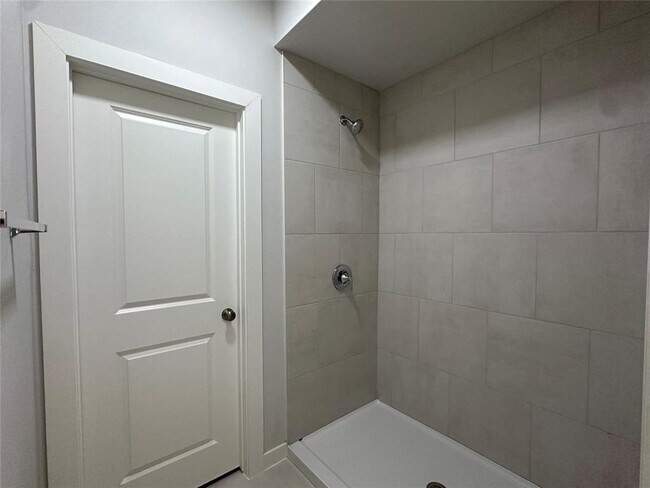 Building Photo - 17010 Lantana Loop