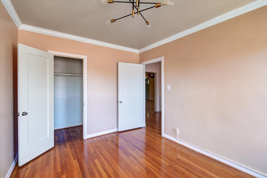 Building Photo - 458 Smithwood Dr