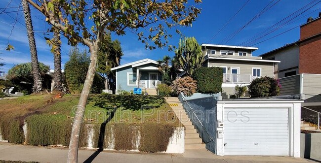 Building Photo - 804 1/2 El Redondo Avenue