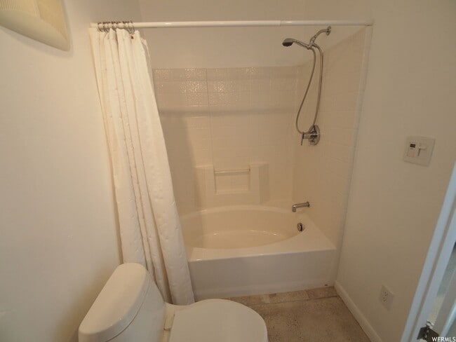 Building Photo - 430 Aspen Dr