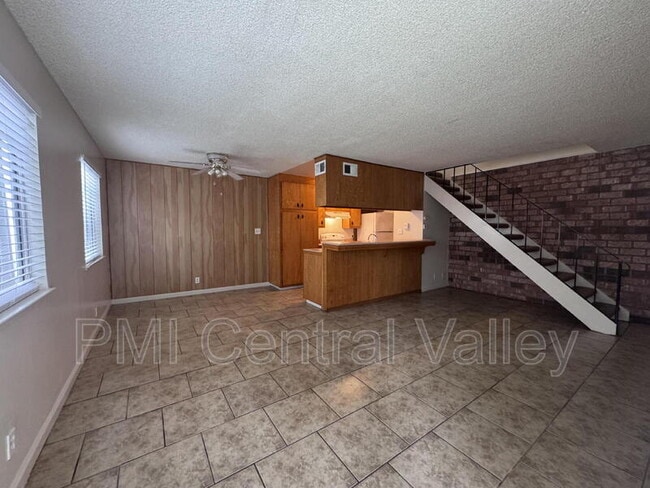 Building Photo - 1331 Pinetree Dr