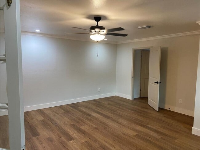Building Photo - 8107 S Braeswood Blvd