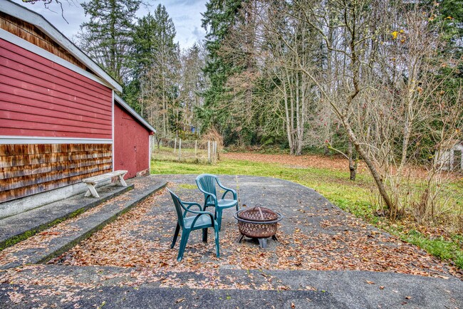 Building Photo - Rambler in Suquamish