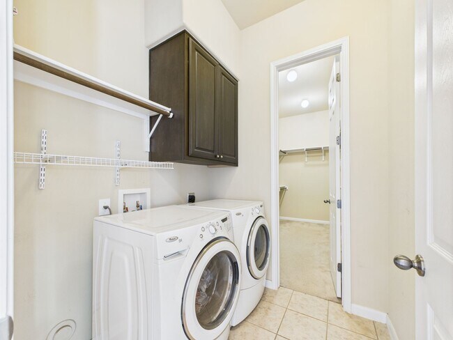 Building Photo - Sendero Springs