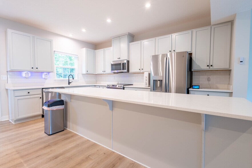 Building Photo - 6800 Frey Ln