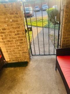 Building Photo - 9837 Walnut St