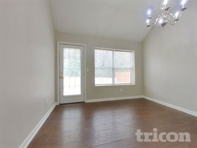 Building Photo - 2269 Charleston Pointe SE