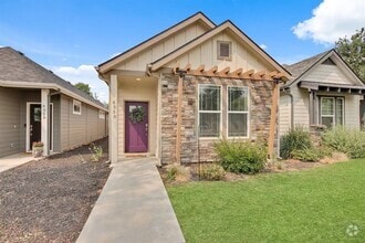 Building Photo - Beautiful 3 bedroom Single Level Home _ Pe...