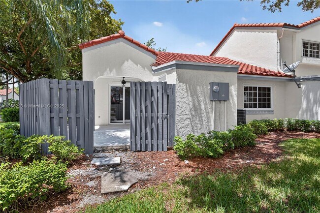 Building Photo - 1545 Springside Dr