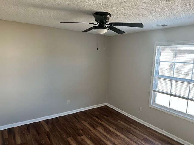 Building Photo - Spacious Two Bedroom Townhome In Kannapolis