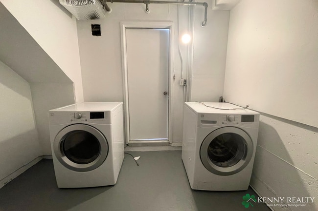 Building Photo - Updated 3 Bedroom Condo in South San Francisco