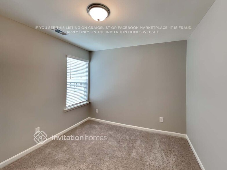 Building Photo - 136 Webster Cir