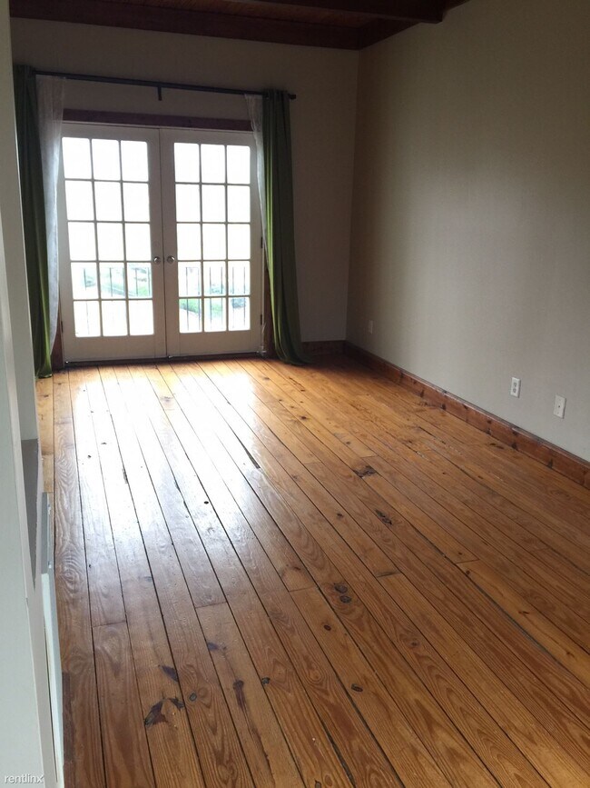 Building Photo - 2 br, 2 bath Townhome - 443 McAdoo Ave