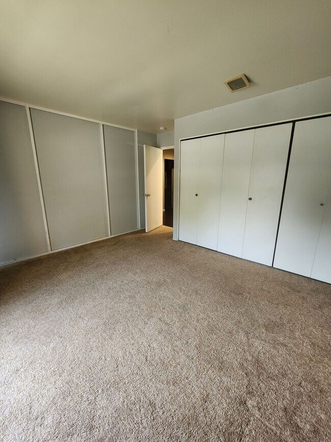 Building Photo - Two Bedroom Available near EMU | Flexible Lease Start Date