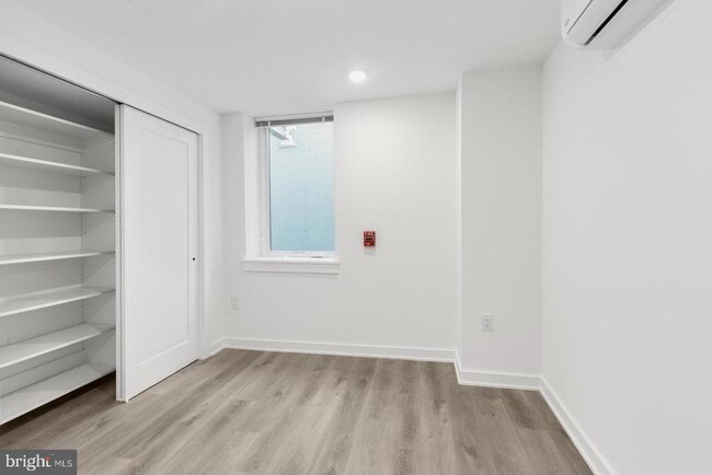 Building Photo - 2046 E Lehigh Ave