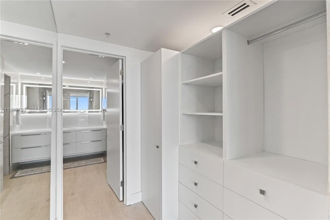 Building Photo - 3350 SW 27th Ave