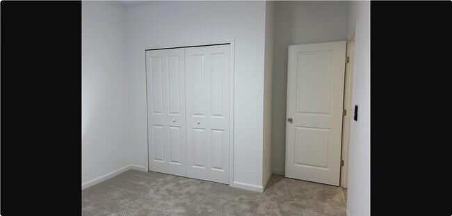 Building Photo - 63 River Strand Ln