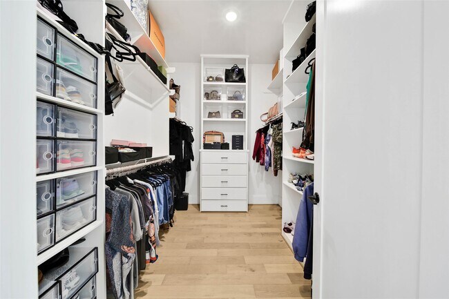 Building Photo - 1306 Laird St