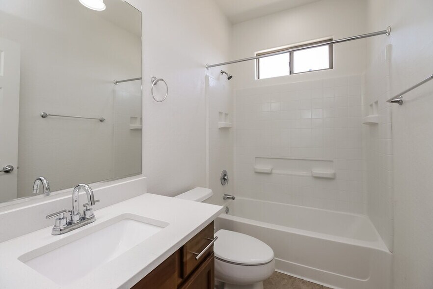 Building Photo - 4723 S 99th Dr