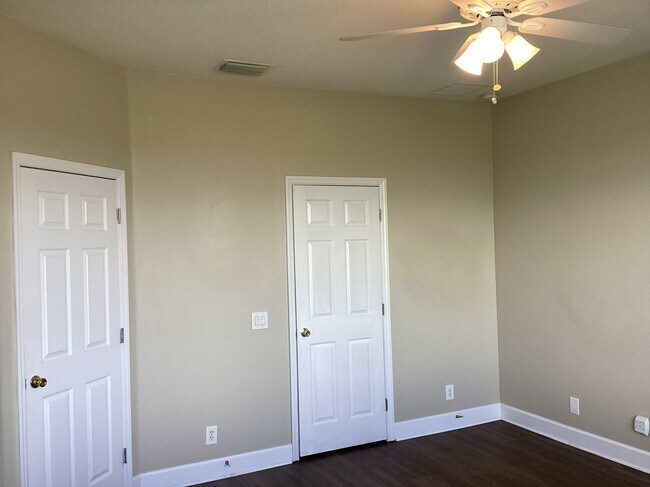 Building Photo - 1189 Venetian Harbor Drive NE