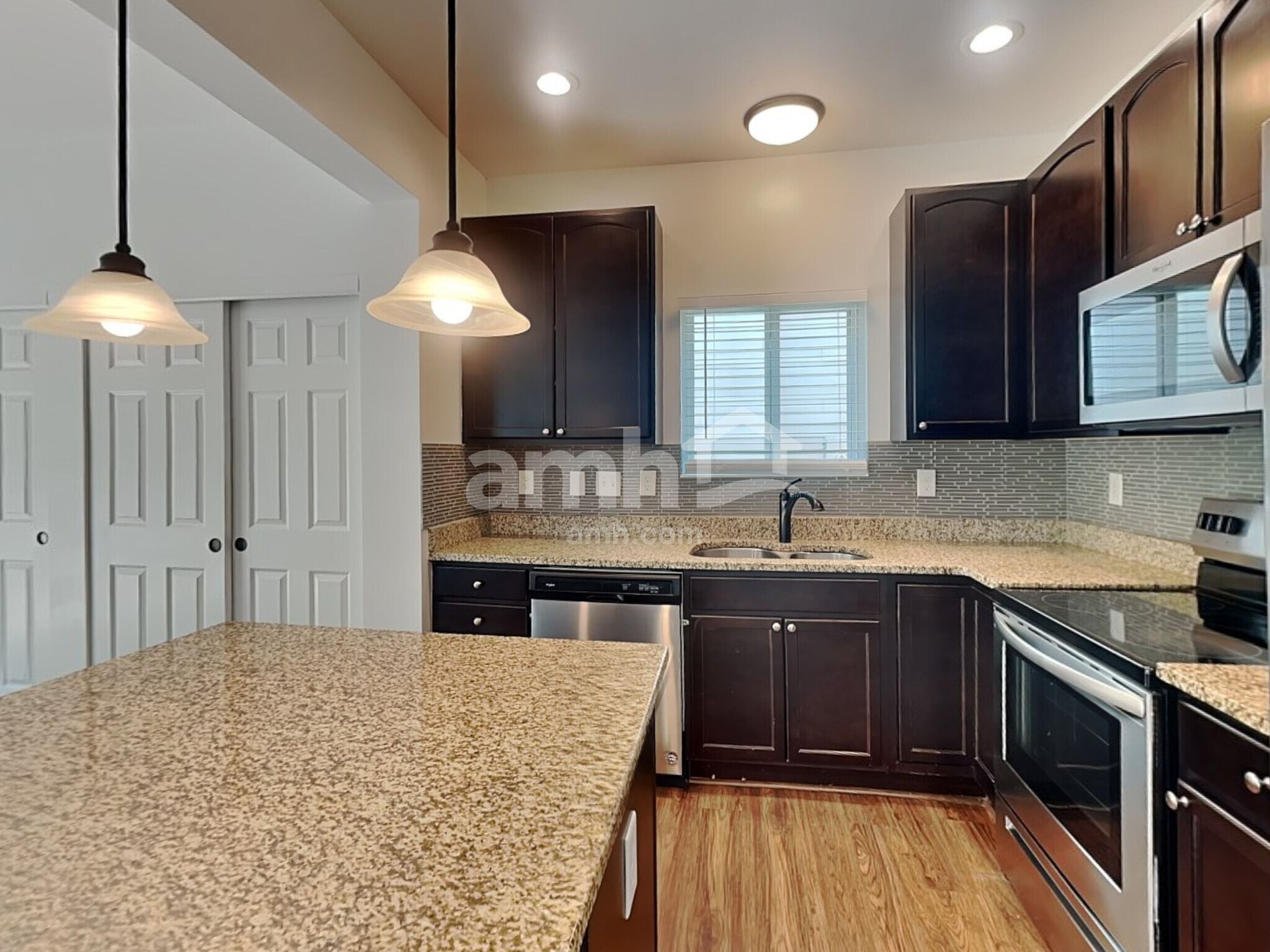 Building Photo - 1617 Shire Village Dr