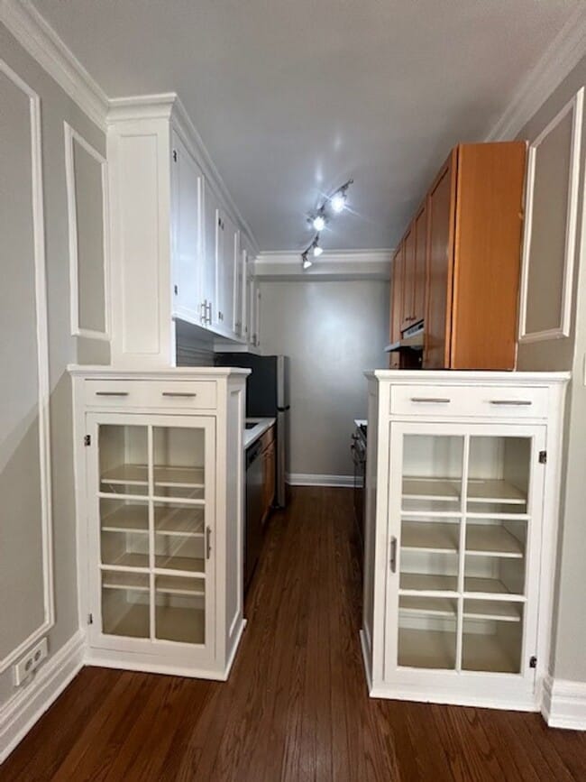 Building Photo - One Bedroom/One Bath in Historic Building ...