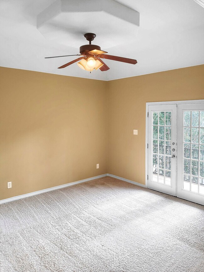 Building Photo - 1710 Ulit Ave