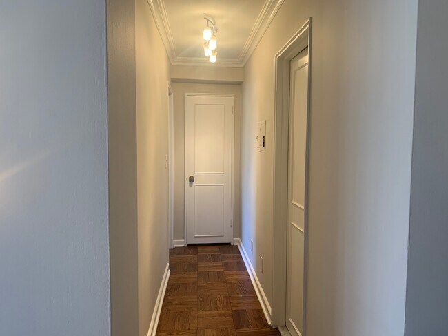 Building Photo - 415 Claremont Ave