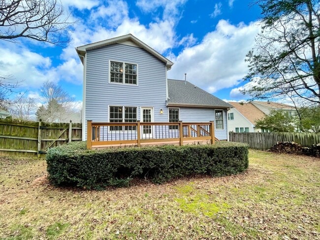 Building Photo - 3 Bed 2.5 Bath Beautiful Home Located North West Greensboro!