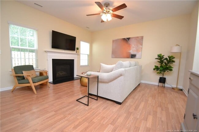 Building Photo - 3115 Manhasset Ln
