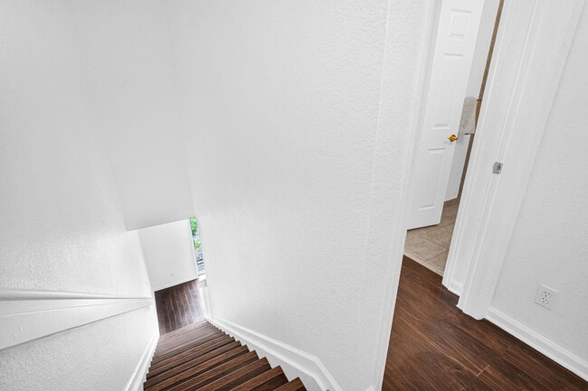 Building Photo - 1427 NW 34th Way