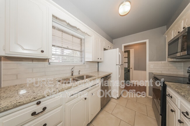 Building Photo - 3826 NW 64th St