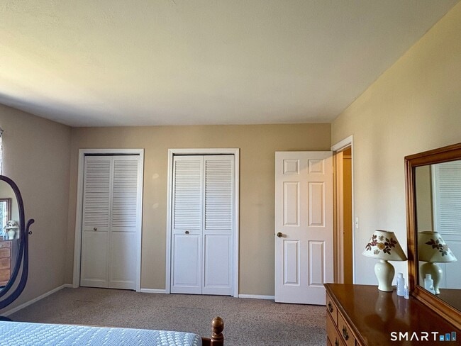 Building Photo - 146 Carriage Path S