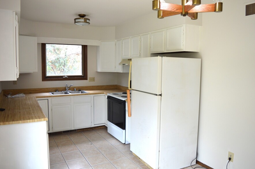 Building Photo - 2646 Osmundsen Rd