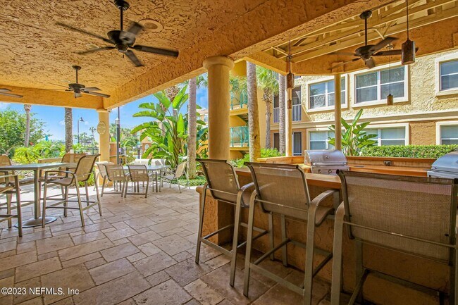 Building Photo - 201 25th Ave S