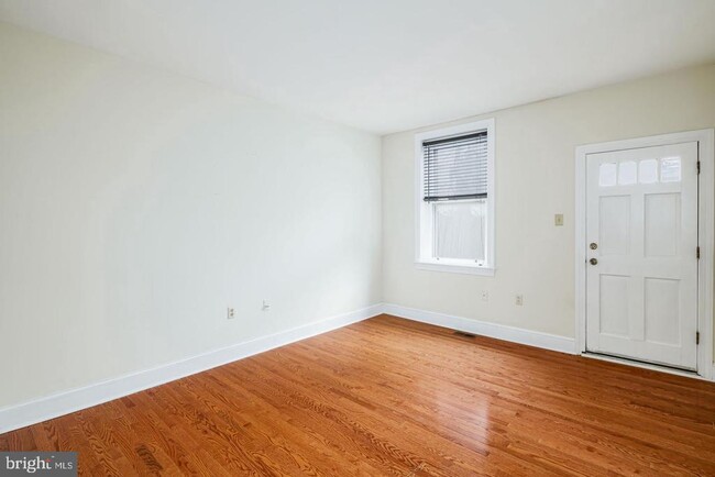 Building Photo - 1529 Green St