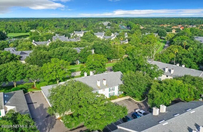 Building Photo - 13715 Richmond Park Dr N