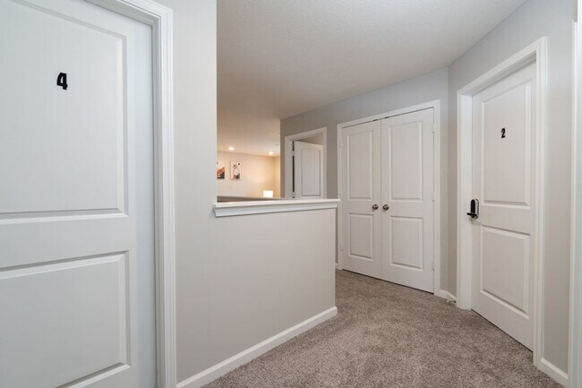 Building Photo - 2396 Pinehurst Dr