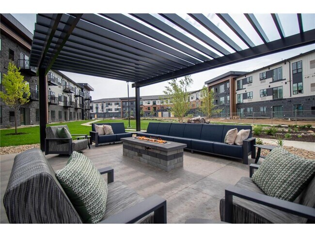 Building Photo - 6450 37th Ave NW
